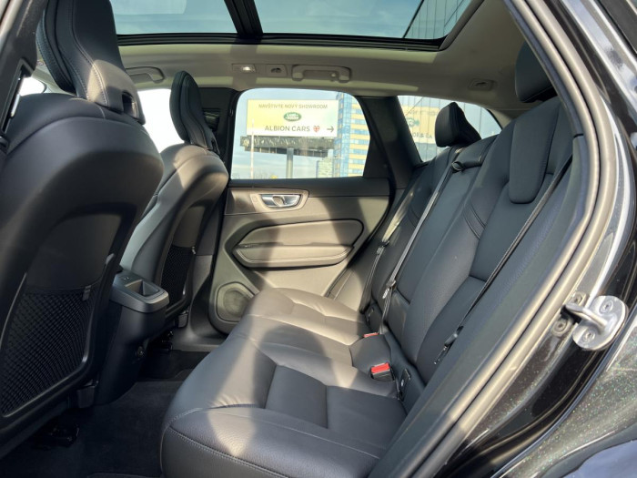Volvo XC60 B4 AWD BRIGHT PLUS REZERVACE