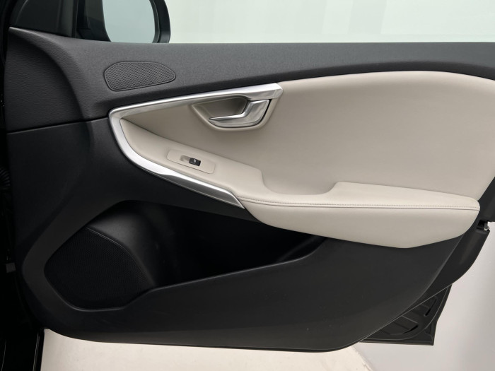 Volvo V40 D2 INSCRIPTION 2.0 d