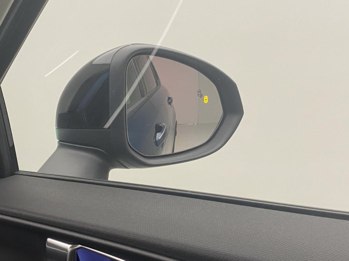 Lynk & Co 01 PHEV DCT AUT 1.maj.