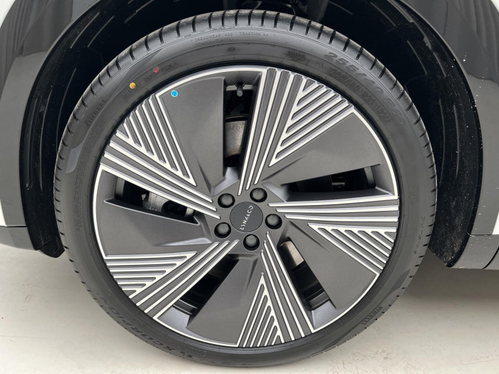 Lynk & Co 08 MORE PHEV