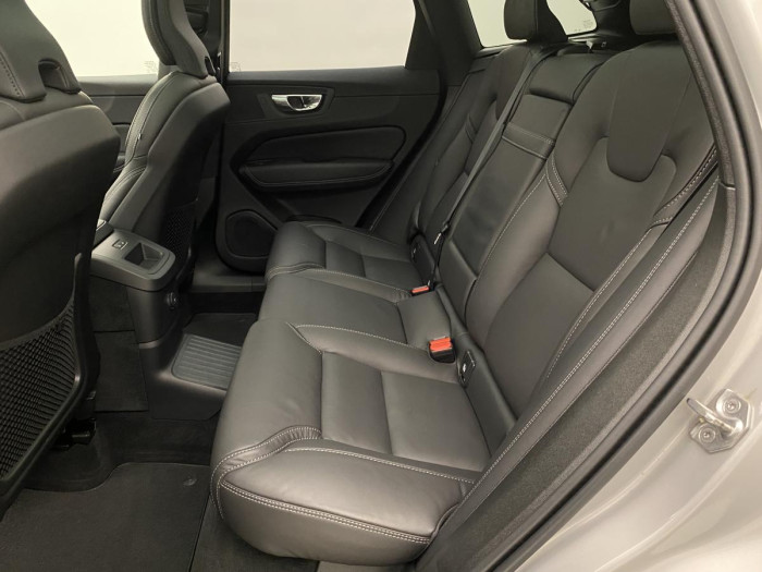 Volvo XC60 T6 AWD RECHARGE REZERVACE