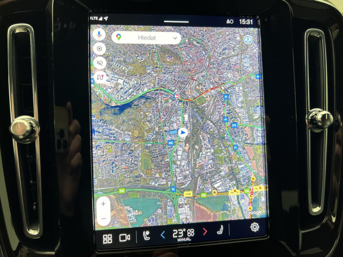 Volvo XC40 B3 PLUS DARK AUT CZ