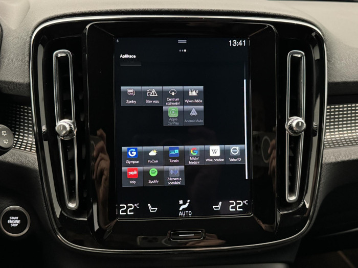 Volvo XC40 T3 R-DESIGN AUT CZ REZERVACE