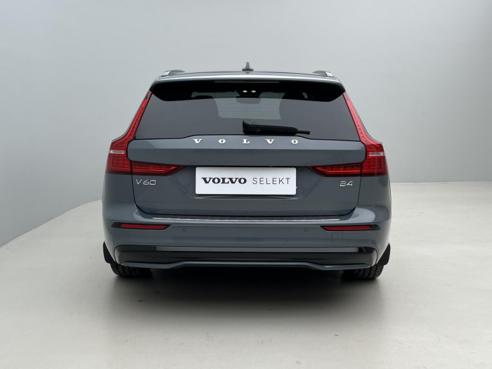 Volvo V60 B4 PLUS DARK Aut 1.maj.