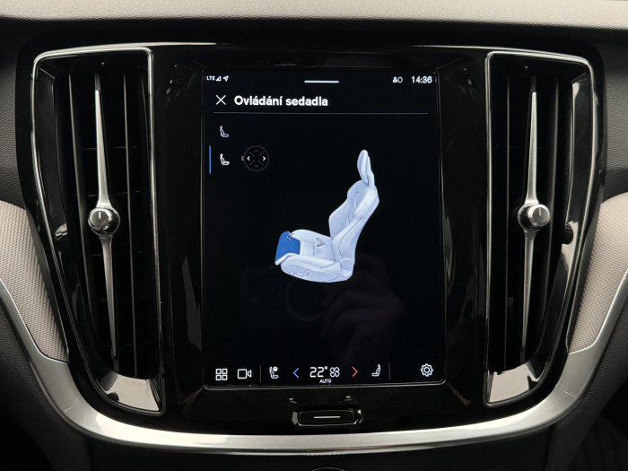 Volvo V60 CC B5 AWD PLUS REZERVACE