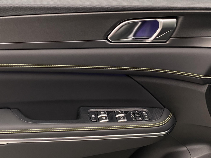 Lynk & Co 01 01 MORE PHEV