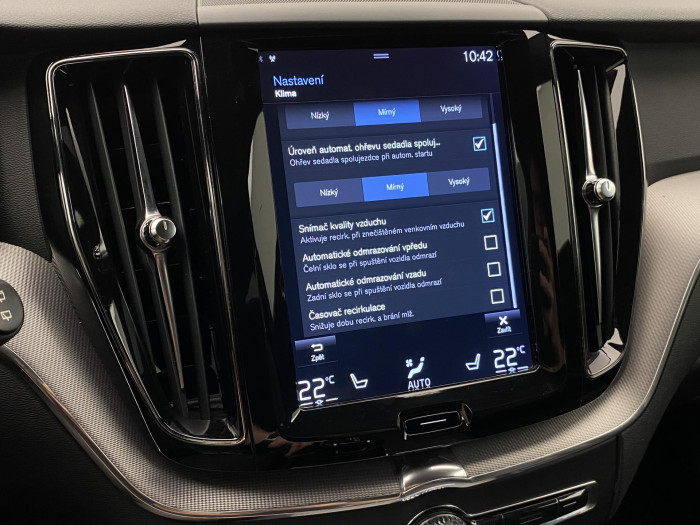 Volvo XC60 D4 AWD R-DESIGN AUT CZ 2.0 d