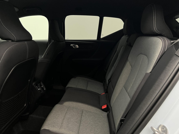 Volvo XC40 B3 PLUS DARK AUT CZ