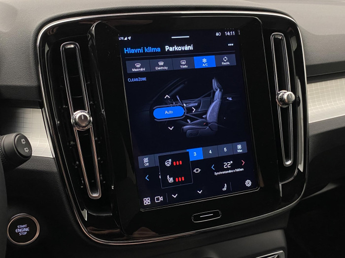 Volvo XC40 B4 DARK PLUS AUT CZ