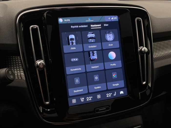 Volvo XC40 TWIN ENGINE ULTIMATE CZ