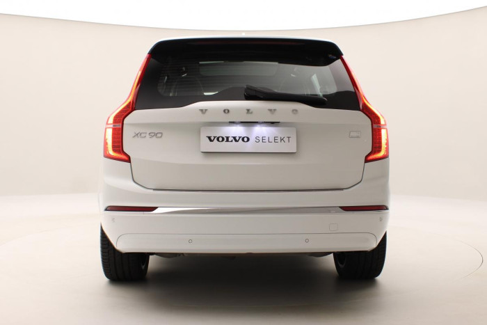 Volvo XC90 T8 AWD RECHARGE REZERVACE