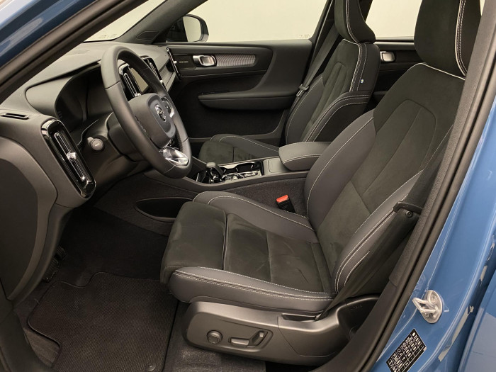 Volvo XC40 B4 ULTIMATE DARK AUT CZ