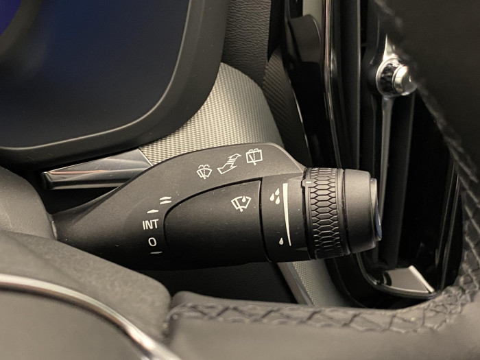 Volvo XC60 T8 AWD PLUG-IN PLUS REZERVACE