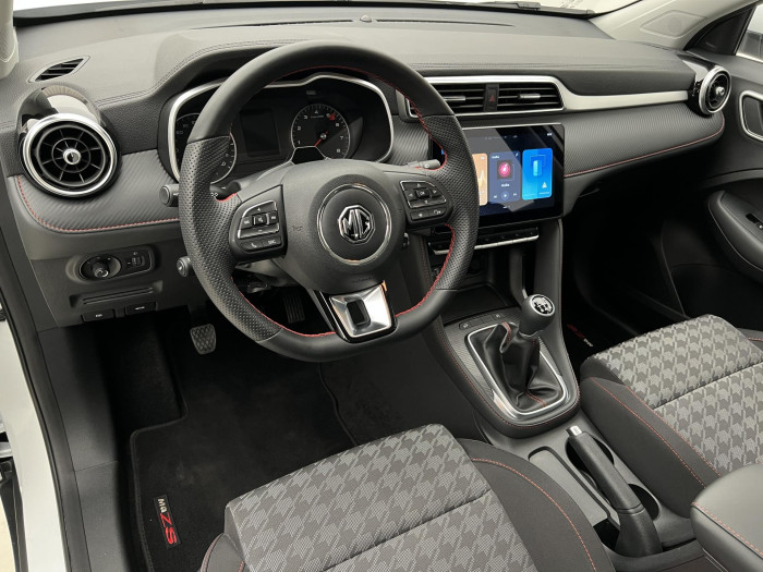 MG ZS 1.5 ESSENTIAL PLUS CZ