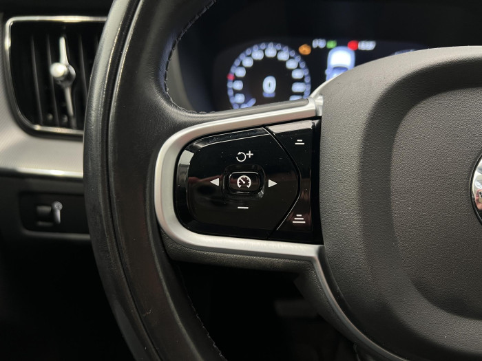 Volvo XC60 B5 AWD INSCRIPTION AUT