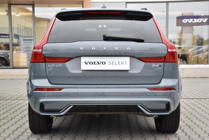 Volvo XC60 B4 AWD R-Design REZERVACE