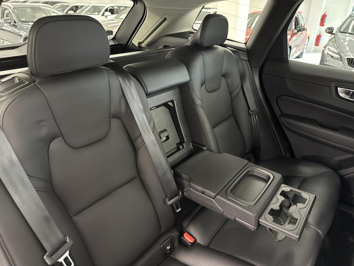 Volvo XC60 B4 AWD INSCRIPTION REZERVACE