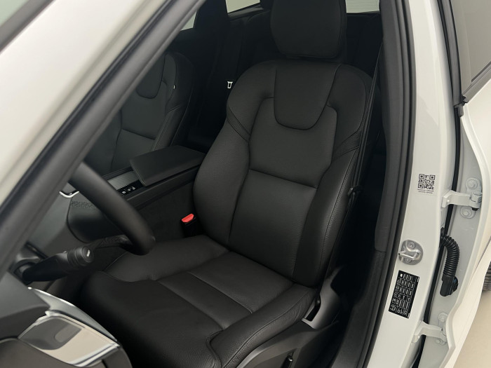 Volvo XC60 B5 AWD PLUS DARK AUT 1.maj.