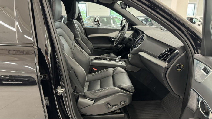 Volvo XC90 B5 AWD ULTIMATE REZERVACE