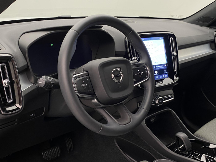 Volvo XC40 B3 DARK PLUS AUT CZ