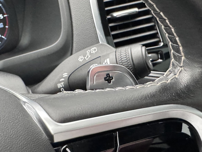 Volvo XC90 B5 AWD R-DESIGN AUT