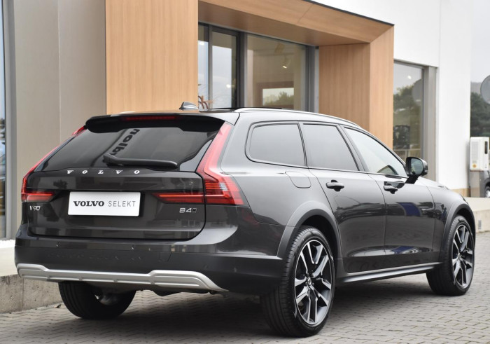 Volvo V90 CC B4 AWD ULTIMATE REZERVACE 2.0 CC CC