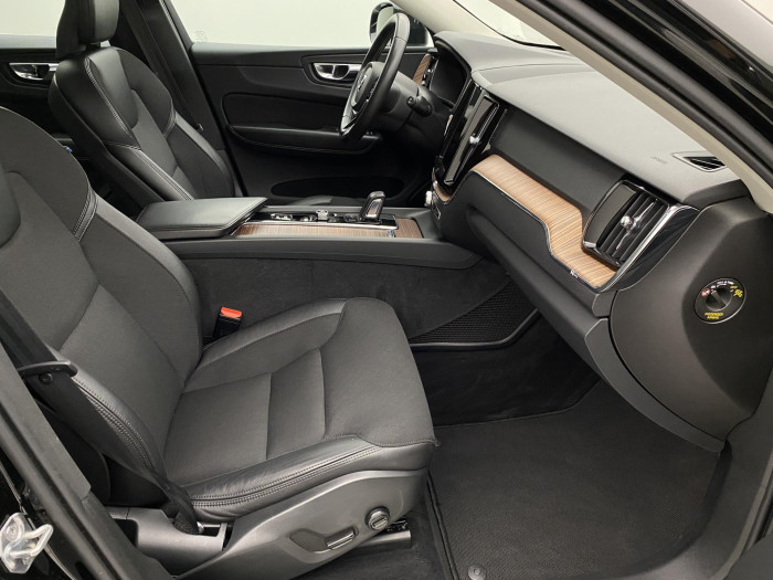 Volvo XC60 D3 AWD MOMENTUM AUT CZ 2.0 d Momentum