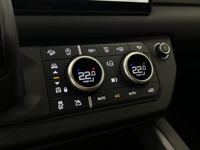 Land Rover Defender 110 D300 X-DYNAMIC SE AWD Aut 3.0 d Dynamic SE