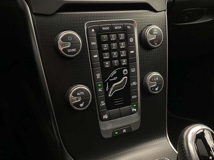 Volvo V40 T3 R-DESIGN AUT