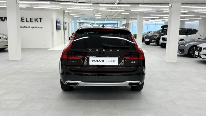 Volvo V90 CROSS COUNTRY D5 AWD REZERVACE 2.0 d