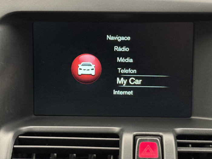 Volvo XC60 D4 MOMENTUM AUT CZ 2.4 d Momentum