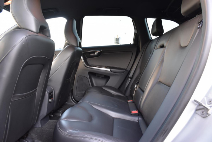 Volvo XC60 D4 AWD SUMMUM REZERVACE 2.4 d Summum