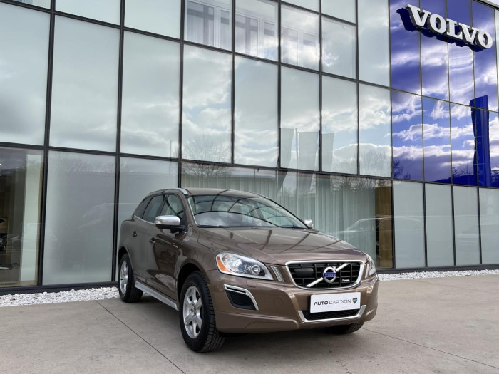 Volvo XC60 D5 AWD R-DESIGN Aut CZ 2.4 d