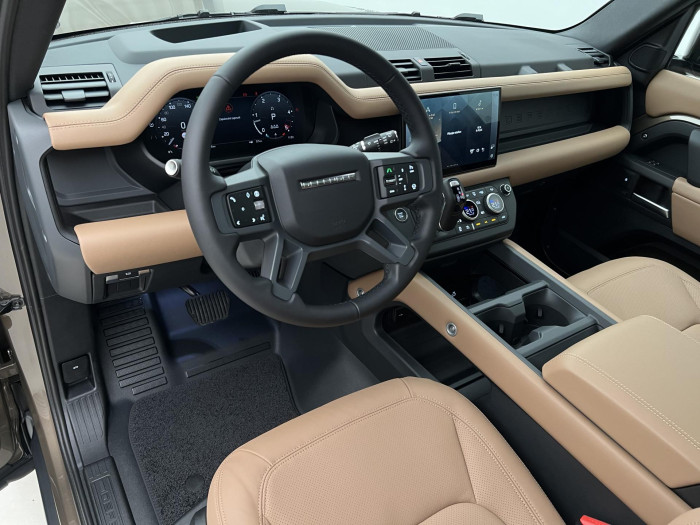 Land Rover Defender 110 D300 X-DYN. HSE REZERVACE 3.0 d
