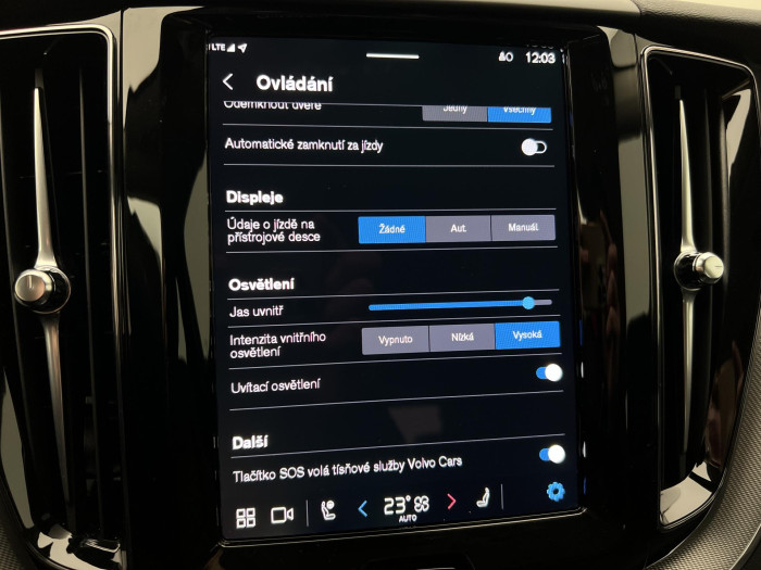 Volvo XC60 B5 AWD PLUS DARK AUT CZ