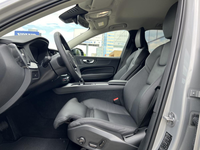Volvo XC60 B4 PLUS DARK Aut 1.maj. 2.0 Plus