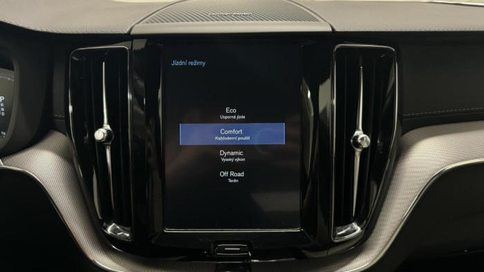Volvo XC60 D4 INSCRIPTION AUT REZERVACE 2.0 d