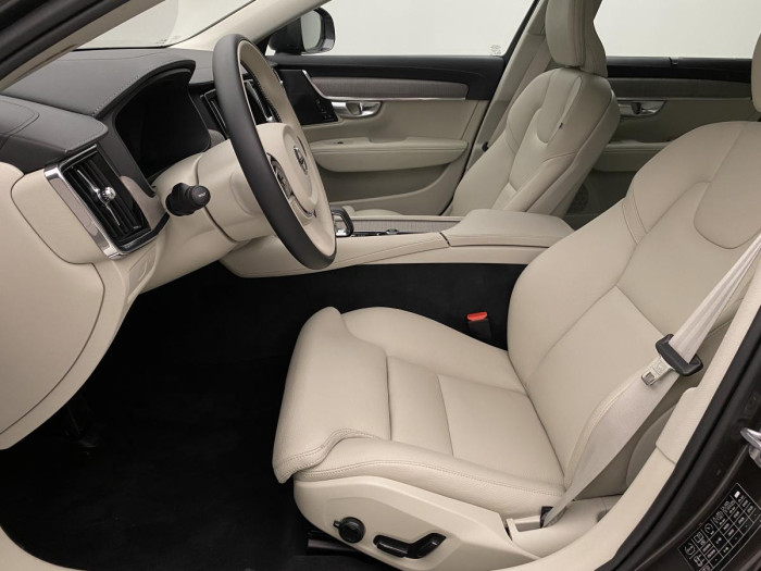 Volvo V90 CC B4 AWD PLUS AUT REZERVACE