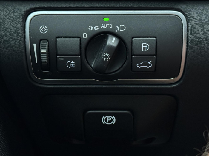 Volvo V60 CC D4 AWD SUMMUM AUT 2.4 d CC CC Summum