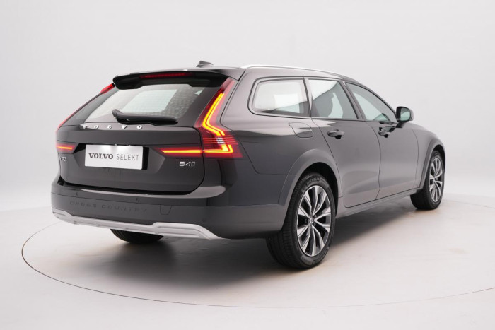 Volvo V90 CC B4 AWD PLUS AUT CZ 1.maj.