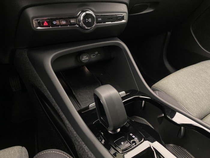 Volvo XC40 B3 DARK PLUS AUT CZ