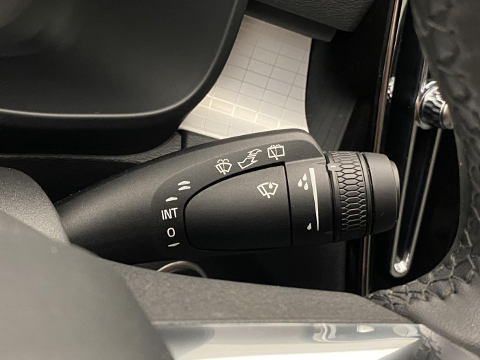 Volvo XC40 B4 DARK PLUS AUT CZ