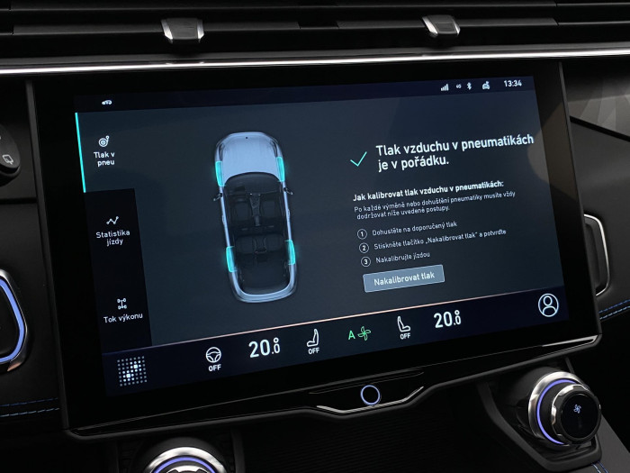 Lynk & Co 01 PHEV DCT AUT 1.maj REZERVACE