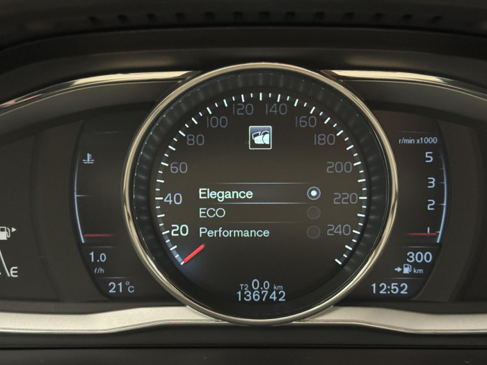 Volvo XC60 D4 AWD SUMMUM AUT REZERVACE 2.4 d Summum