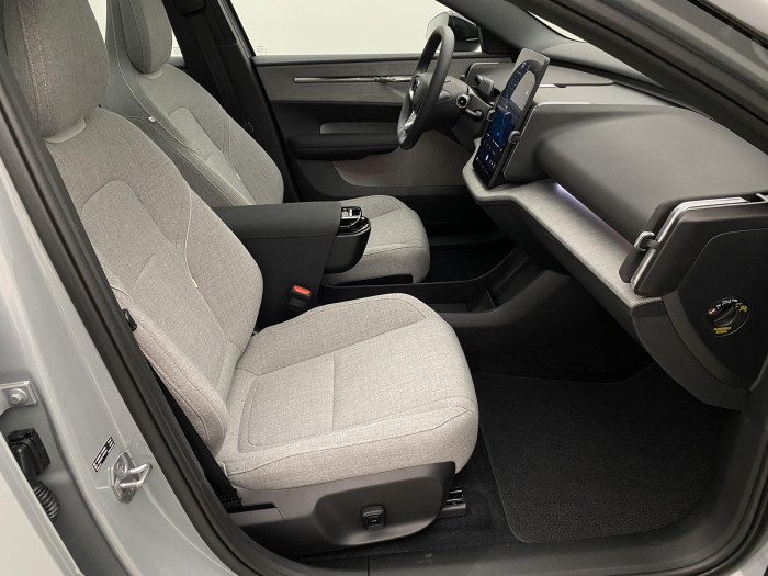 Volvo EX30 PURE ELECTRIC TWIN AWD ULTRA