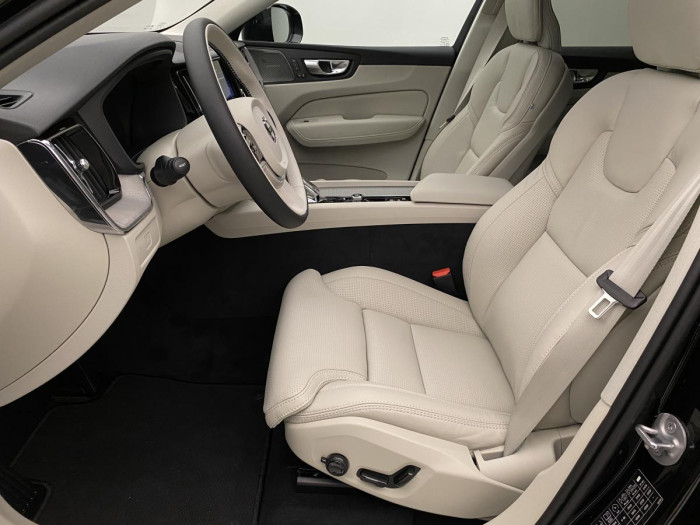 Volvo XC60 B4 AWD AUT DARK PLUS 2.0 Plus