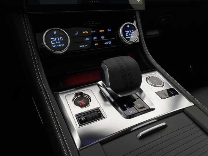 Jaguar F-Pace D300 R-DYNAMIC SE AWD AUT 3.0 d Dynamic SE