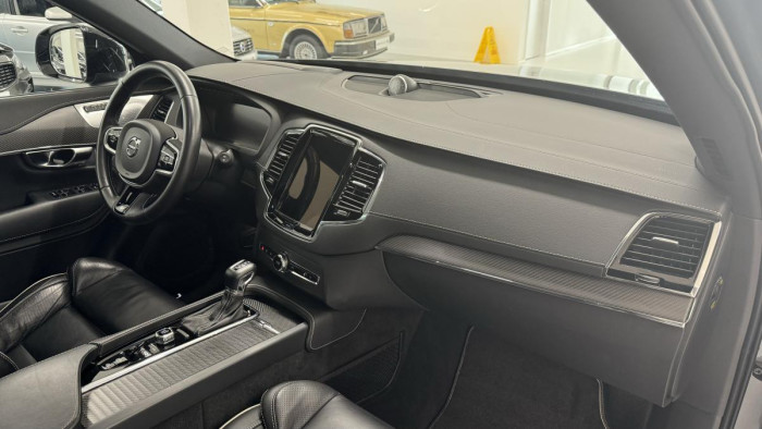 Volvo XC90 T6 AWD R-DESIGN AUT REZERVACE
