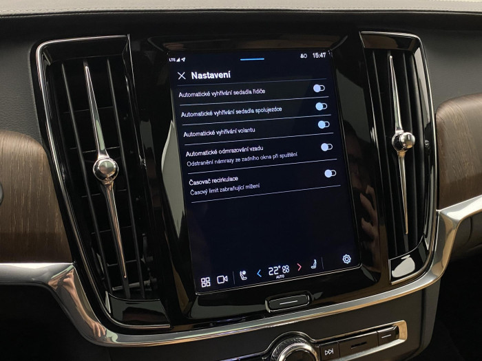 Volvo V90 CC B4 AWD ULTIMATE AUT CZ 2.0 CC CC