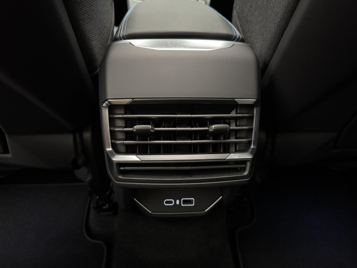 Lynk & Co 01 PHEV DCT AUT 1.maj